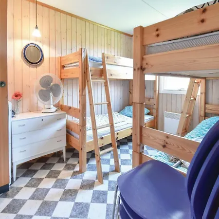 Hébergement de vacances Two Bedroom Holiday In *