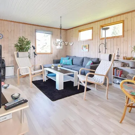 Two Bedroom Holiday In Hébergement de vacances Bogense